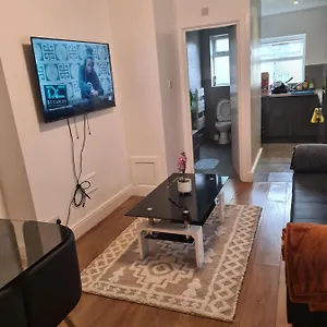 Apartment Luxury One Bedroom Flat, London
