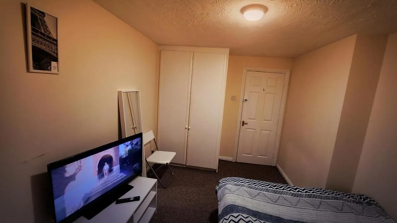 City Garden Apartment London