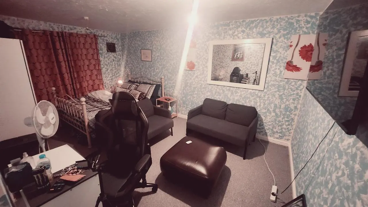 City Garden Apartment London